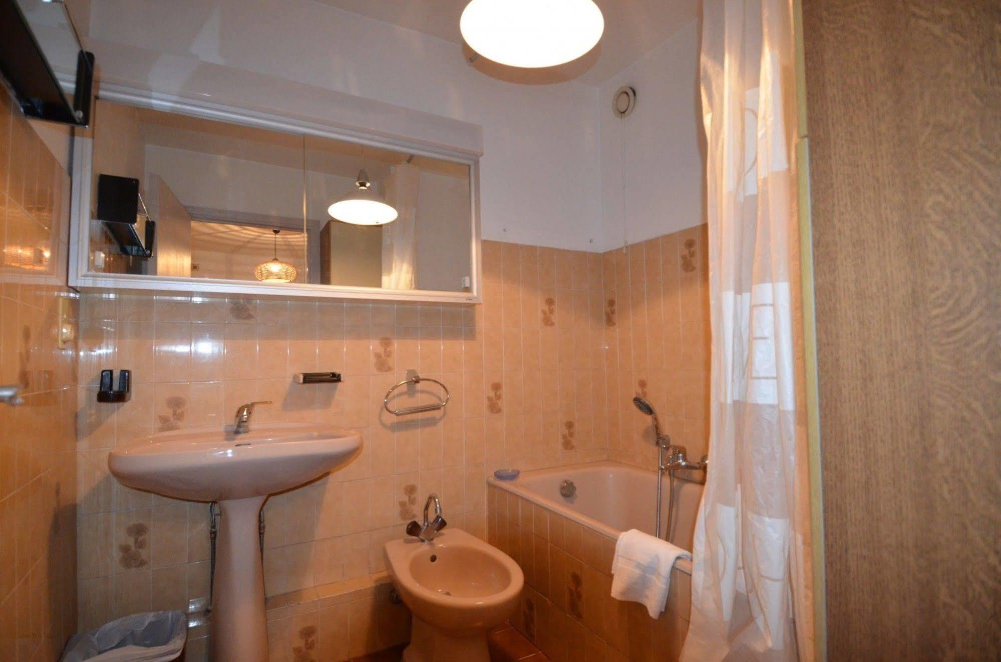 Appartement 6 Personnes Avec Terrasse Le Port Nice Eksteriør billede